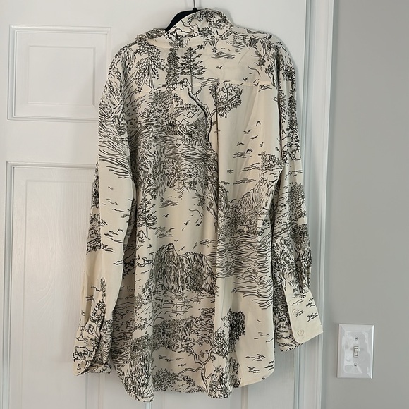 NWT H&M satin button down - Picture 4 of 4